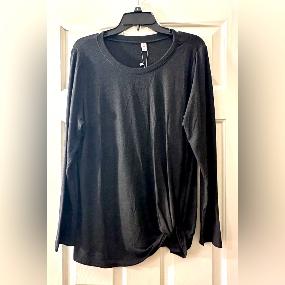 NWT Large Heather Gray Lightweight Sweater by Leo Rosi.